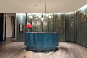 Hualuxe Shanghai Changfeng Park