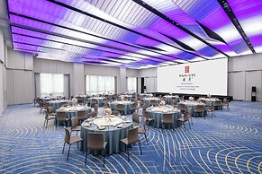 Hualuxe Shanghai Changfeng Park