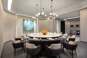 Hualuxe Shanghai Changfeng Park