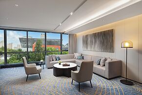 Hualuxe Shanghai Changfeng Park