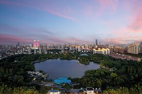 Hualuxe Shanghai Changfeng Park