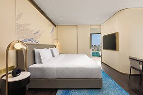 Hualuxe Shanghai Changfeng Park