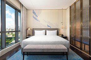 Hualuxe Shanghai Changfeng Park