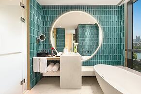 Hualuxe Shanghai Changfeng Park