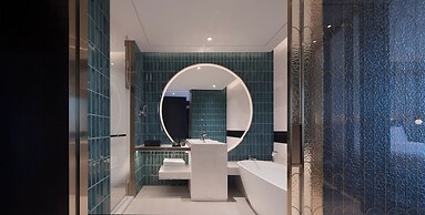 Hualuxe Shanghai Changfeng Park