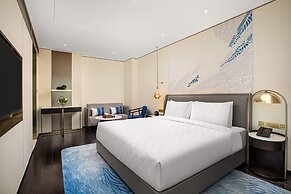 Hualuxe Shanghai Changfeng Park