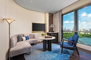 Hualuxe Shanghai Changfeng Park