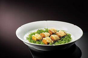 Hualuxe Shanghai Changfeng Park