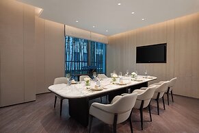 Hualuxe Shanghai Changfeng Park