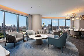 Hualuxe Shanghai Changfeng Park