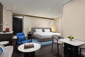 Hualuxe Shanghai Changfeng Park