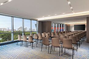 Hualuxe Shanghai Changfeng Park