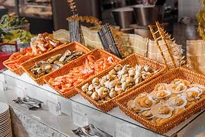 Hualuxe Shanghai Changfeng Park