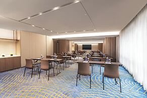 Hualuxe Shanghai Changfeng Park