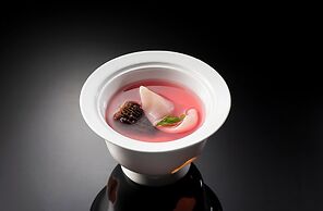 Hualuxe Shanghai Changfeng Park