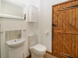 Lower Venn Granary Apartment 1