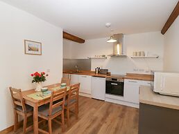 Lower Venn Granary Apartment 1