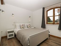 Lower Venn Granary Apartment 1