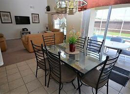 Casa con Piscina cerca a Disney