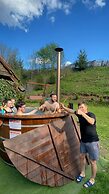 House of Rei With Hot Tube
