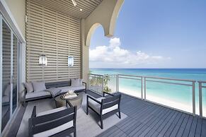 Club Se7en at The Beachcomber