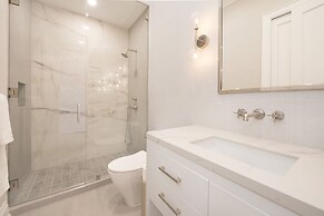 Club Se7en at The Beachcomber