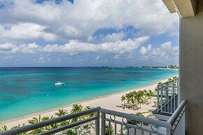 Club Se7en at The Beachcomber