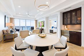 Club Se7en at The Beachcomber