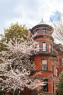 Dupont Circle Embassy Inn by FOUND