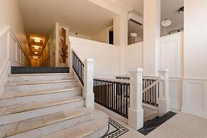 Dupont Circle Embassy Inn by FOUND