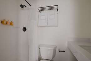 Dupont Circle Embassy Inn by FOUND