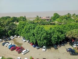 Devka Beach Resort