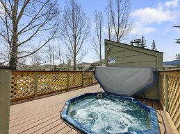 201 Point Drive 2 Bedroom Condo by RedAwning