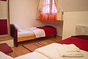 Kraljevi Konaci Zlatibor