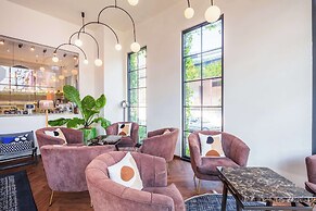 SureStay by Best Western Iconic Ari-Jatujak