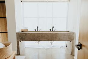 Hotel So Far So Good