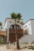 Hotel So Far So Good