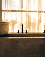 Hotel So Far So Good