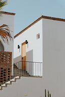 Hotel So Far So Good