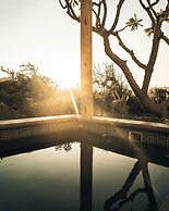 Hotel So Far So Good