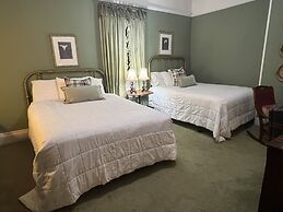 The Veranda Historic Inn