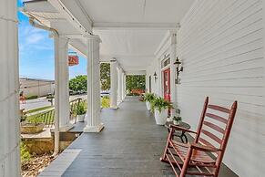 The Veranda Historic Inn