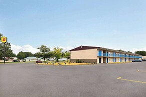 Super 8 by Wyndham Paducah I-24 Exit 4