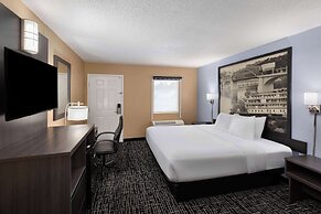 Super 8 by Wyndham Paducah I-24 Exit 4