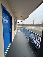 Super 8 by Wyndham Paducah I-24 Exit 4