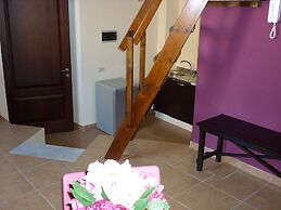 Furnished Studio Flat in Residence