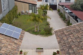 Furnished Studio Flat in Residence