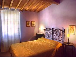 Fattoria Santa Vittoria Apartment 