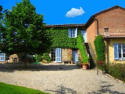 Fattoria Santa Vittoria Apartment 