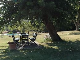 Fattoria Santa Vittoria Apartment Pagliericcio